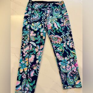Lilly Pulitzer Women’s Luxeletic Size L Leggings - Navy and Pink Floral